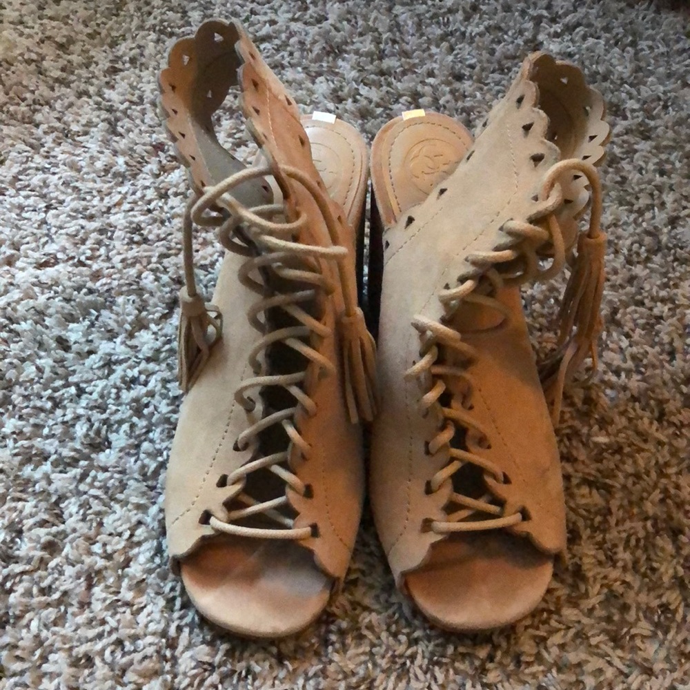 Brand (Guess) size: 61/2